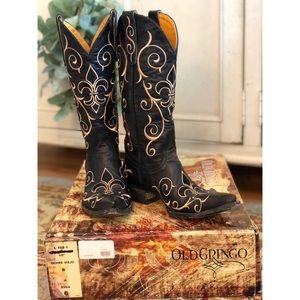 Ladies cowboy boots